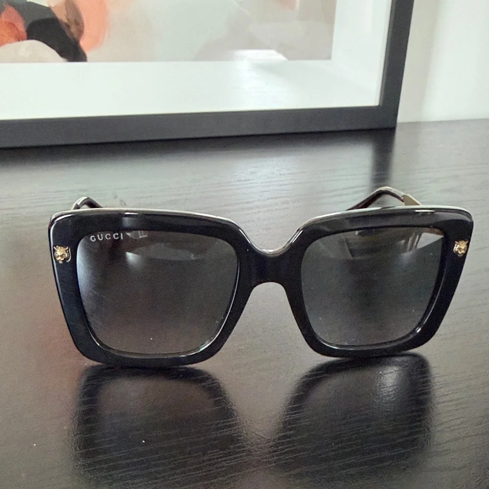 Gucci Women’s Black Rectangular Sunglasses with Pink Case